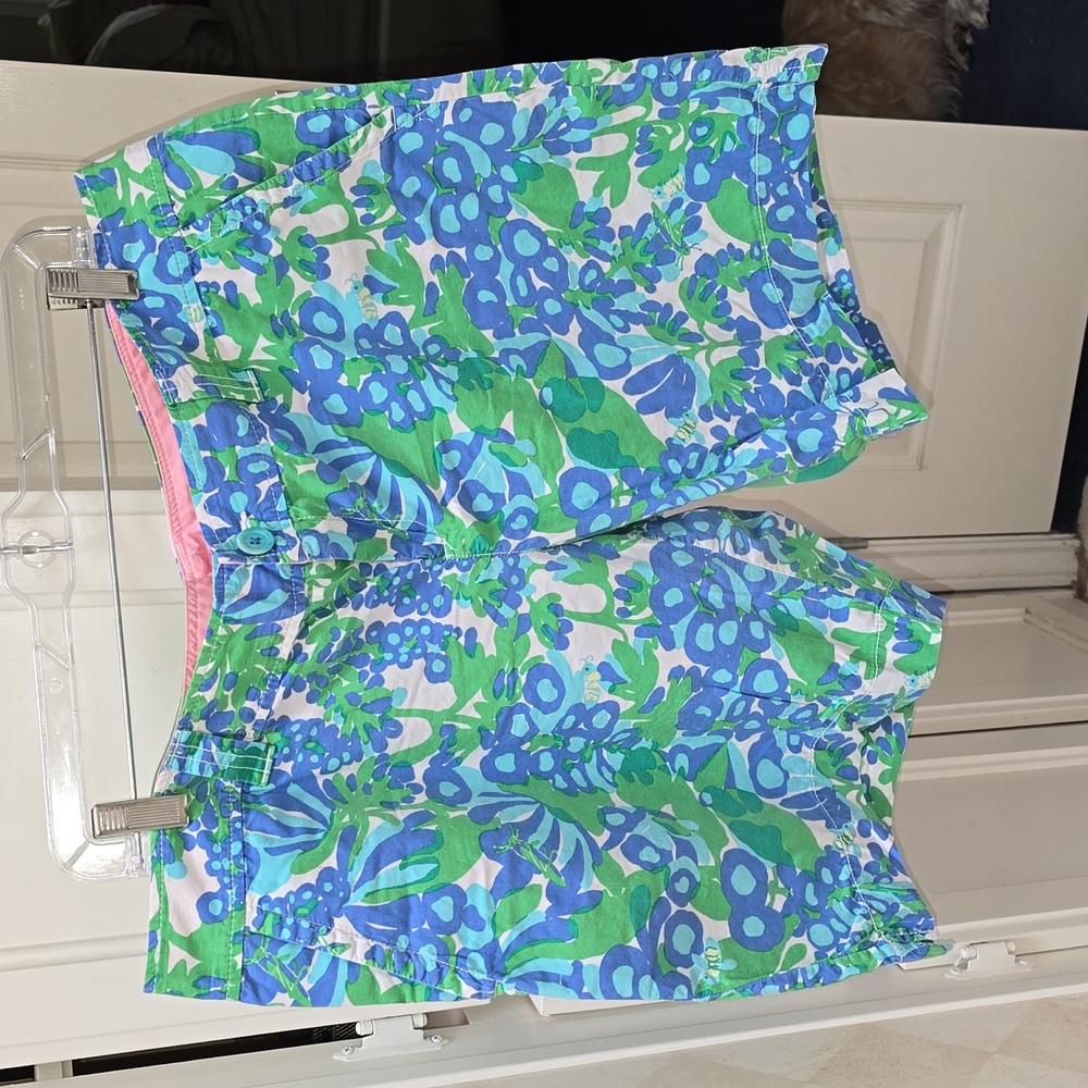 Lilly Pulitzer Shorts - Bee In Your Bonnet Green Grasshopper